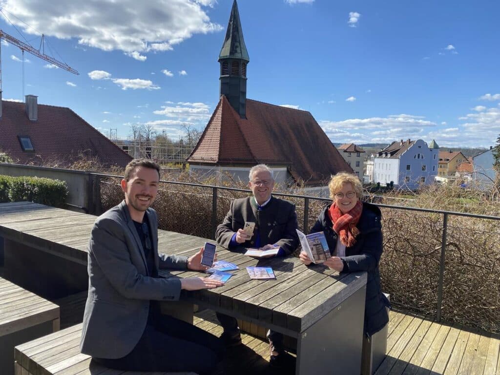 Das Tourismusbüro stellte sein Führungsprogramm vor. (von rechts nach links: Kulturamtsleiterin Susanne Lehnfeld, Oberbürgermeister Andreas Feller, Touristiker Johannes Lohrer)
